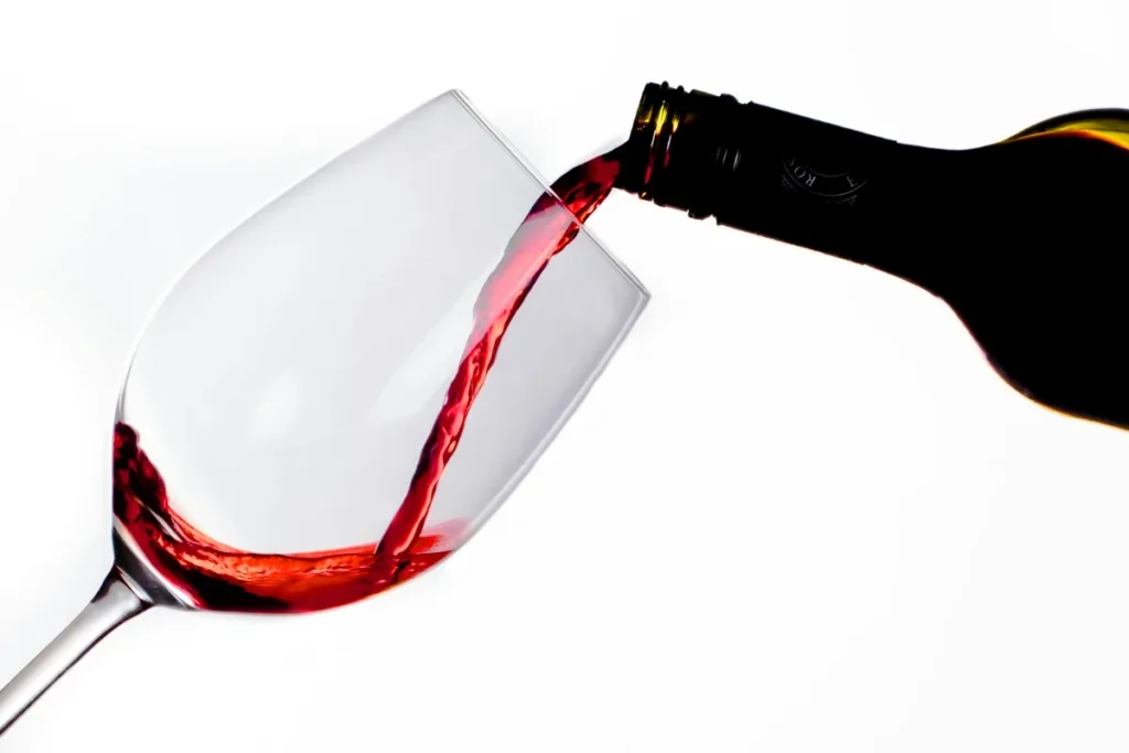 cómo quitar vino de la pared